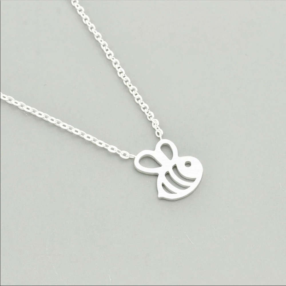 Beautiful Little Bee Pendant Necklace Silver